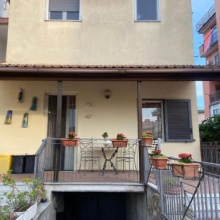 Appartamento In Villa Alle Falde Del Vesuvio Napoli Exterior foto